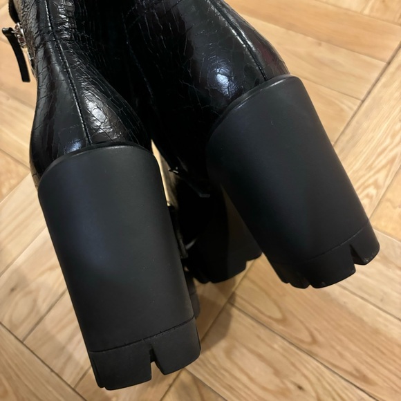 Giuseppe Zanotti Women's Gintonic Croc Embossed High Heel Platform Booties - Picture 9 of 10